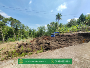 Proses land clearing lahan Permata Mulia Bangunjiwo.