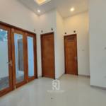 RUMAH SIAP HUNI 300 METER JALAN PARANGTRITIS KM 9