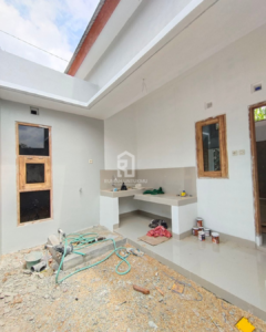 RUMAH BARU HANYA 100 METER KE JALAN PARANGTRITIS KM 8