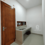 RUMAH SIAP HUNI 300 METER JALAN PARANGTRITIS KM 9