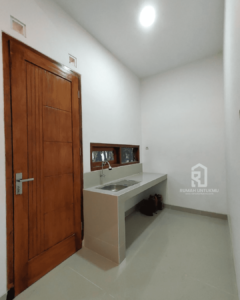 RUMAH SIAP HUNI 300 METER JALAN PARANGTRITIS KM 9